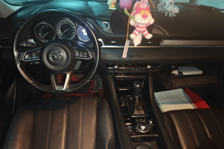 Used Mazda Atenza 2020 2.0L Blue Sky Luxury Edition Center Console