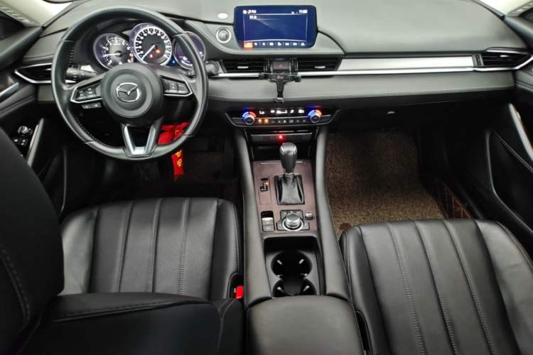 Used Mazda Atenza 2020 2.0L Blue Sky Luxury Edition Center Console