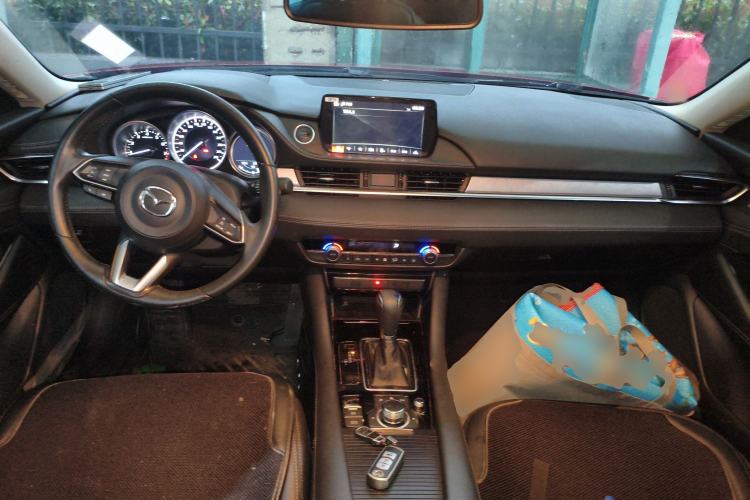 Used Mazda Atenza 2020 2.0L Blue Sky Luxury Edition Center Console