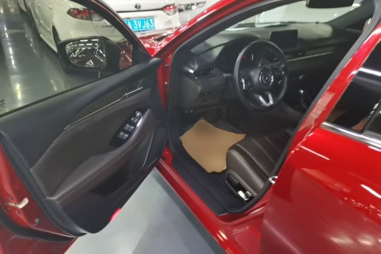 Used Mazda Atenza 2020 2.5L Sky Blue Prestige Edition Driver Seat