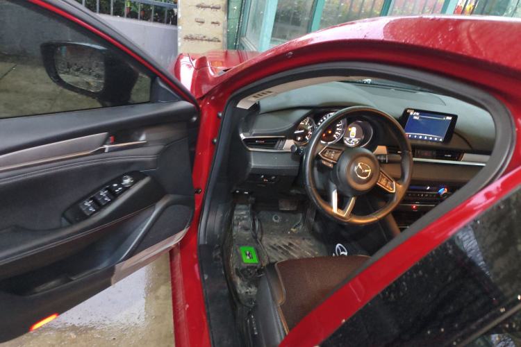 Used Mazda Atenza 2020 2.0L Blue Sky Luxury Edition Driver Seat