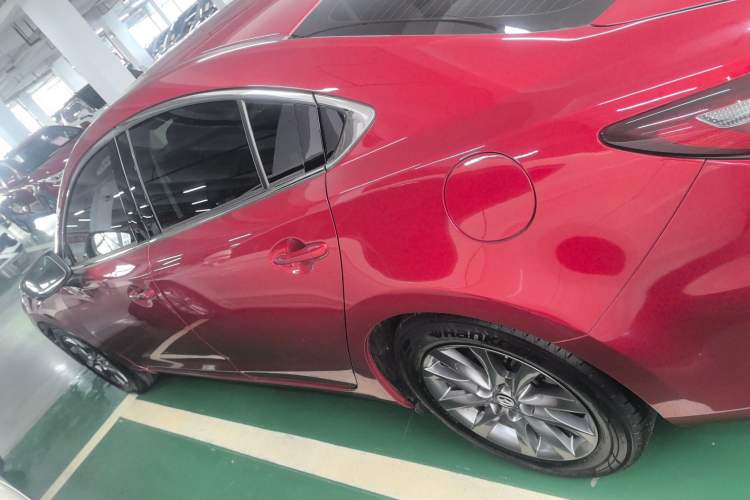 Used Mazda Atenza 2020 2.0L Blue Sky Luxury Edition Exterior 3