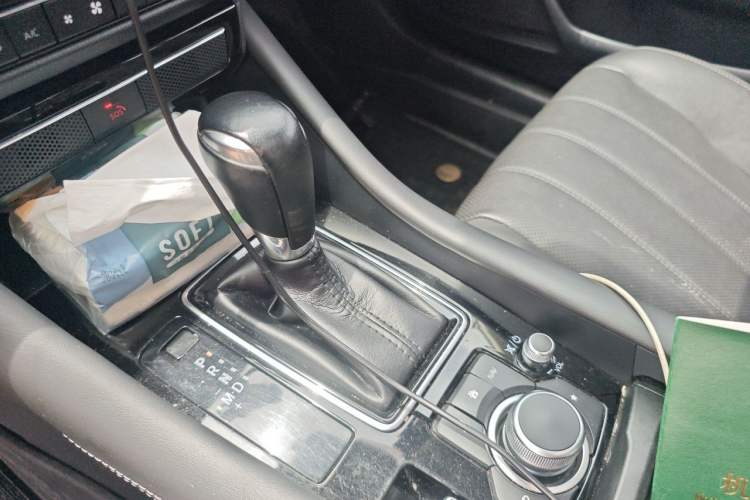 Used Mazda Atenza 2020 2.0L Blue Sky Luxury Edition Gear Lever