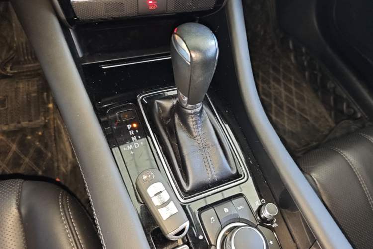 Used Mazda Atenza 2020 2.5L Skyline Sport Edition Gear Lever