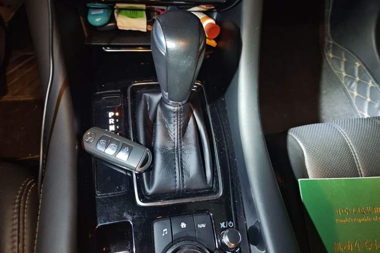 Used Mazda Atenza 2020 2.0L Blue Sky Luxury Edition Gear Lever