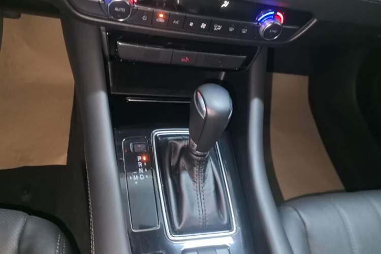 Used Mazda Atenza 2020 2.0L Blue Sky Luxury Edition Gear Lever