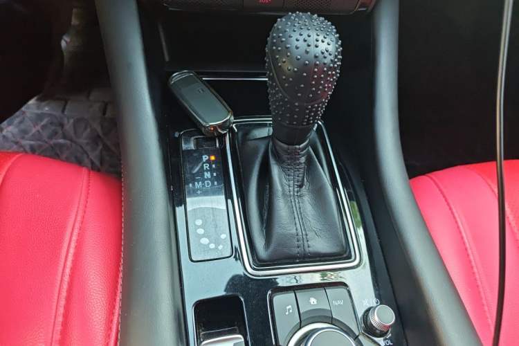 Used Mazda Atenza 2020 2.0L Blue Sky Luxury Edition Gear Lever