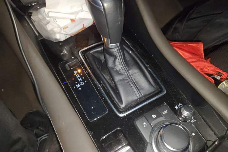 Used Mazda Atenza 2020 2.5L Sky Blue Prestige Edition Gear Lever