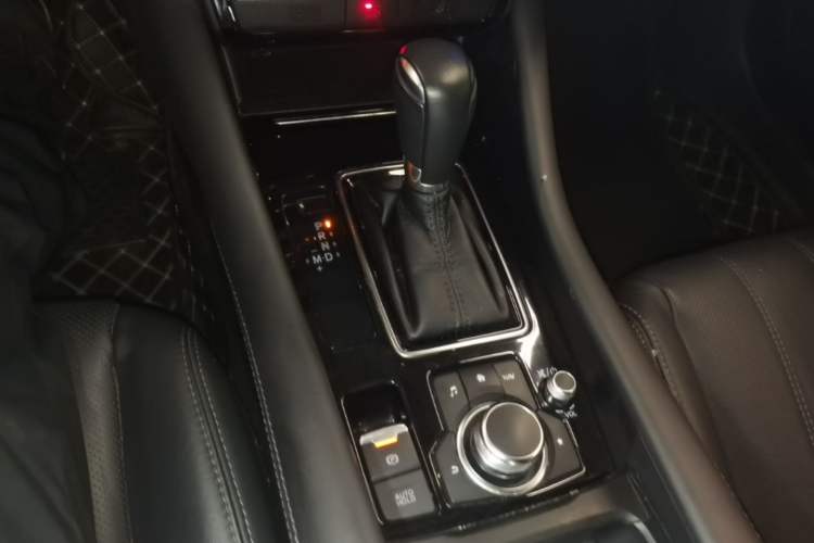 Used Mazda Atenza 2020 2.0L Blue Sky Luxury Edition Gear Lever