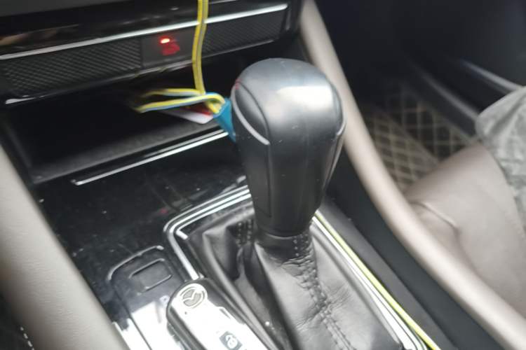 Used Mazda Atenza 2020 2.5L Sky Blue Prestige Edition Gear Lever