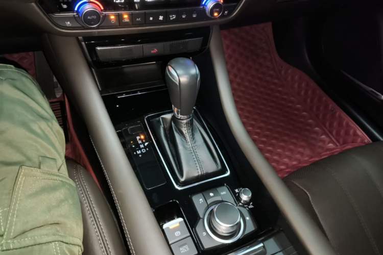 Used Mazda Atenza 2020 2.5L Sky Blue Prestige Edition Gear Lever