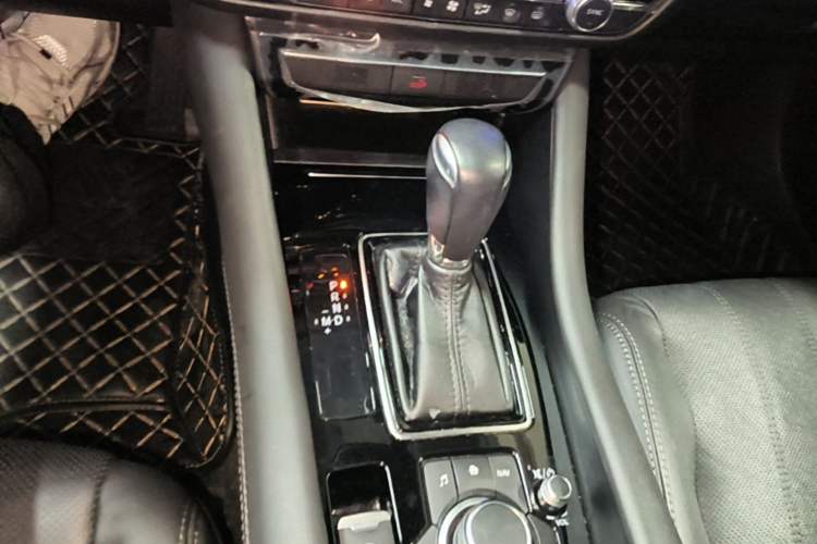 Used Mazda Atenza 2020 2.0L Blue Sky Luxury Edition Gear Lever