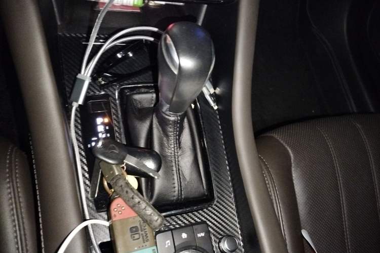 Used Mazda Atenza 2020 2.5L Sky Blue Prestige Edition Gear Lever