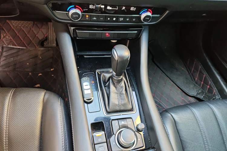 Used Mazda Atenza 2020 2.0L Blue Sky Luxury Edition Gear Lever