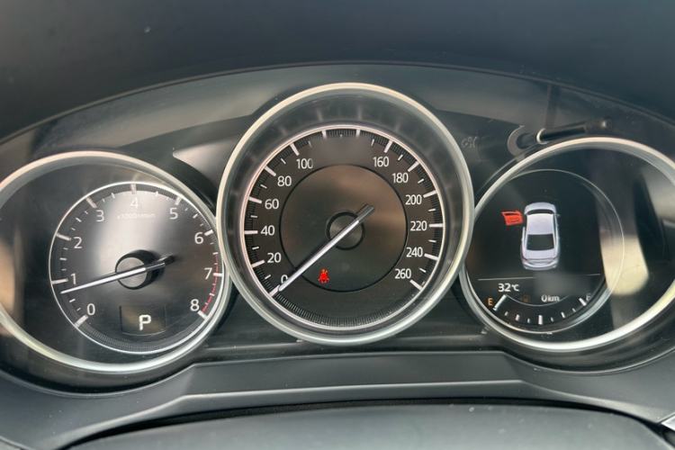 Used Mazda Atenza 2020 2.0L Blue Sky Luxury Edition Interior 3