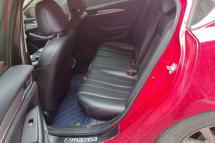Used Mazda Atenza 2020 2.0L Blue Sky Luxury Edition Interior 4