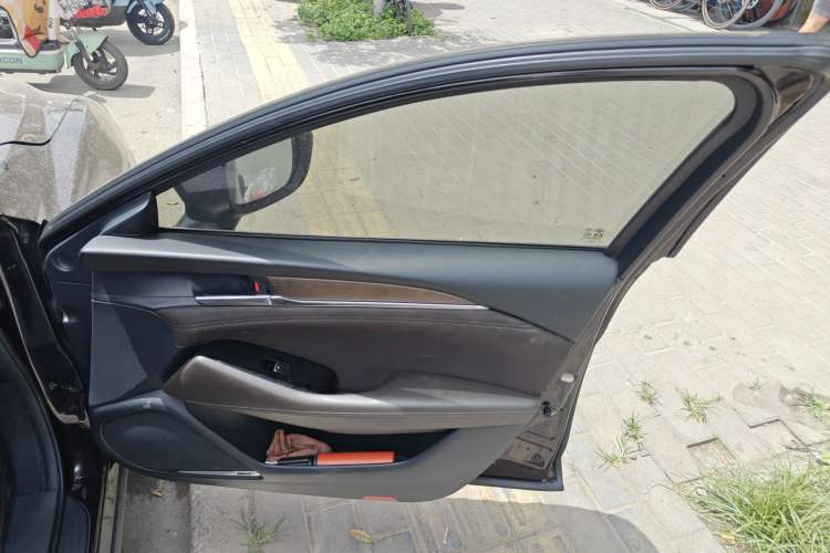Used Mazda Atenza 2020 2.5L Sky Blue Prestige Edition Interior 5