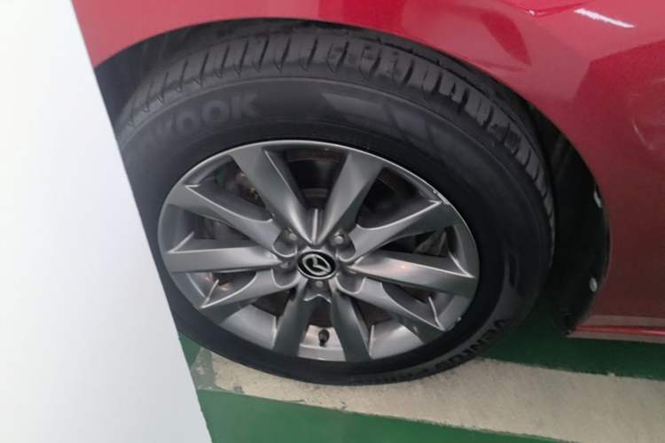 Used Mazda Atenza 2020 2.0L Blue Sky Luxury Edition Left Front Wheel Hub