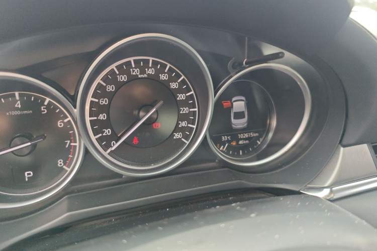 Used Mazda Atenza 2020 2.0L Blue Sky Luxury Edition Odometer Close Up