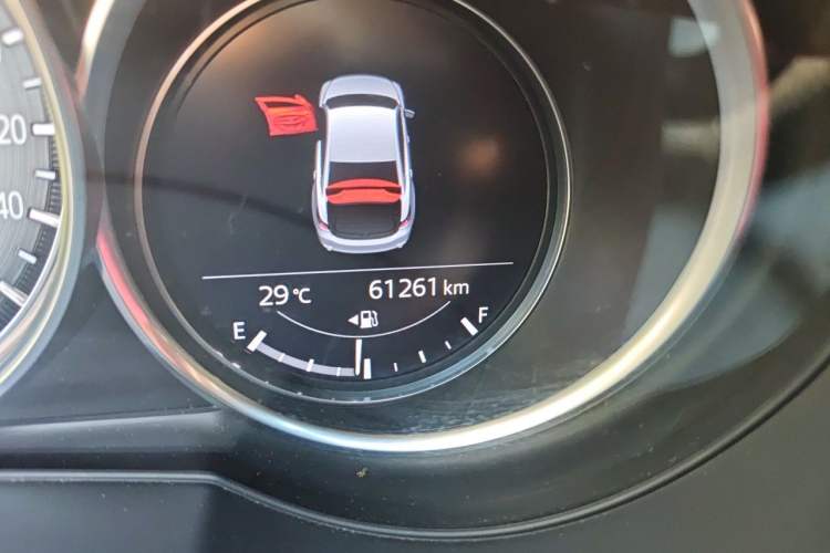 Used Mazda Atenza 2020 2.0L Blue Sky Luxury Edition Odometer Close Up
