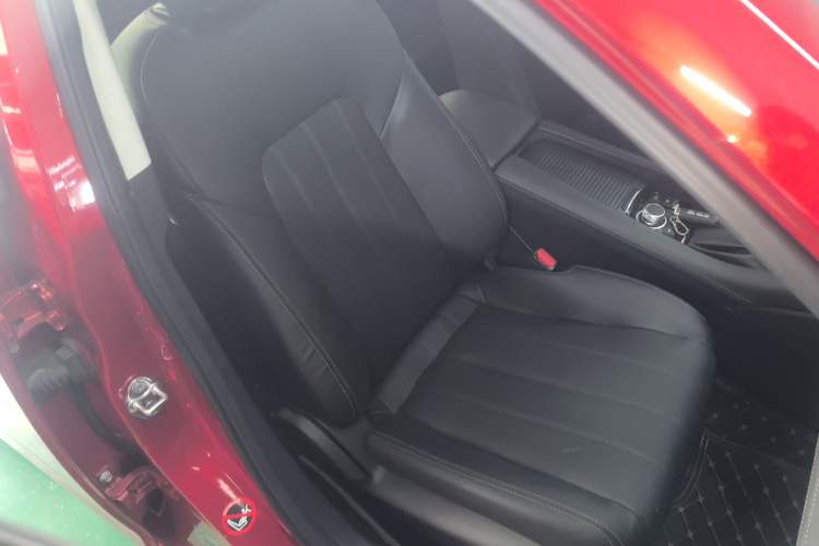 Used Mazda Atenza 2020 2.0L Blue Sky Luxury Edition Right Front Seat