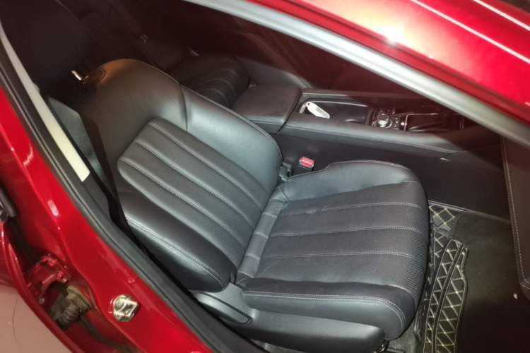 Used Mazda Atenza 2020 2.0L Blue Sky Luxury Edition Right Front Seat