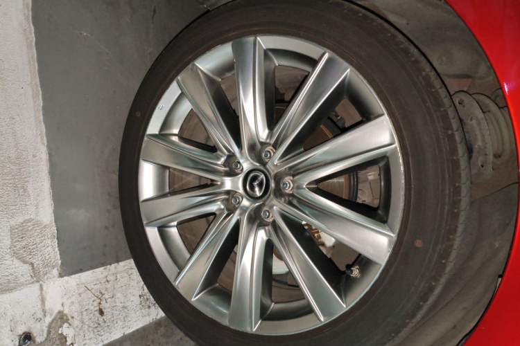 Used Mazda Atenza 2020 2.5L Skyline Sport Edition Right Front Wheel Hub