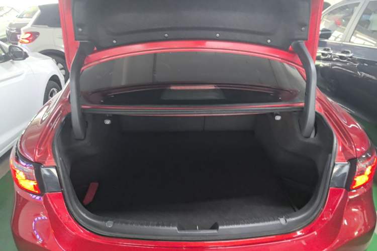 Used Mazda Atenza 2020 2.0L Blue Sky Luxury Edition Trunk