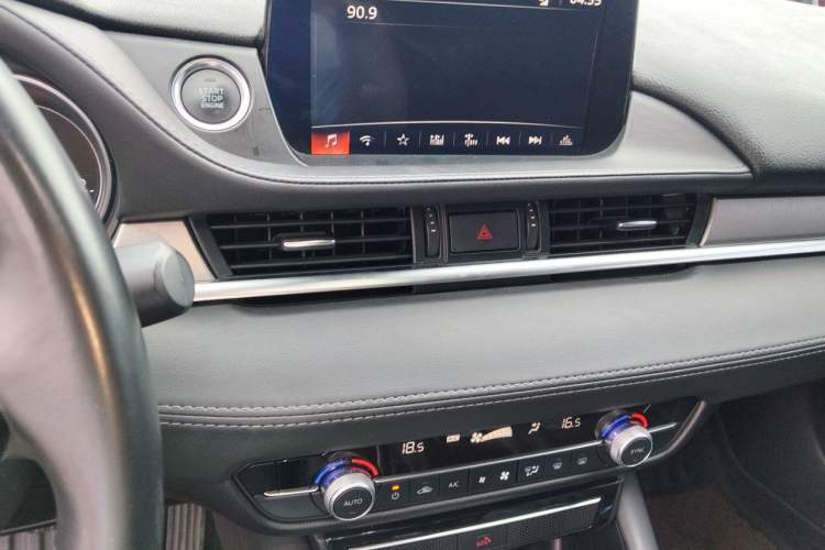Used Mazda Atenza 2020 2.0L Blue Sky Luxury Edition Audio And AC Panel