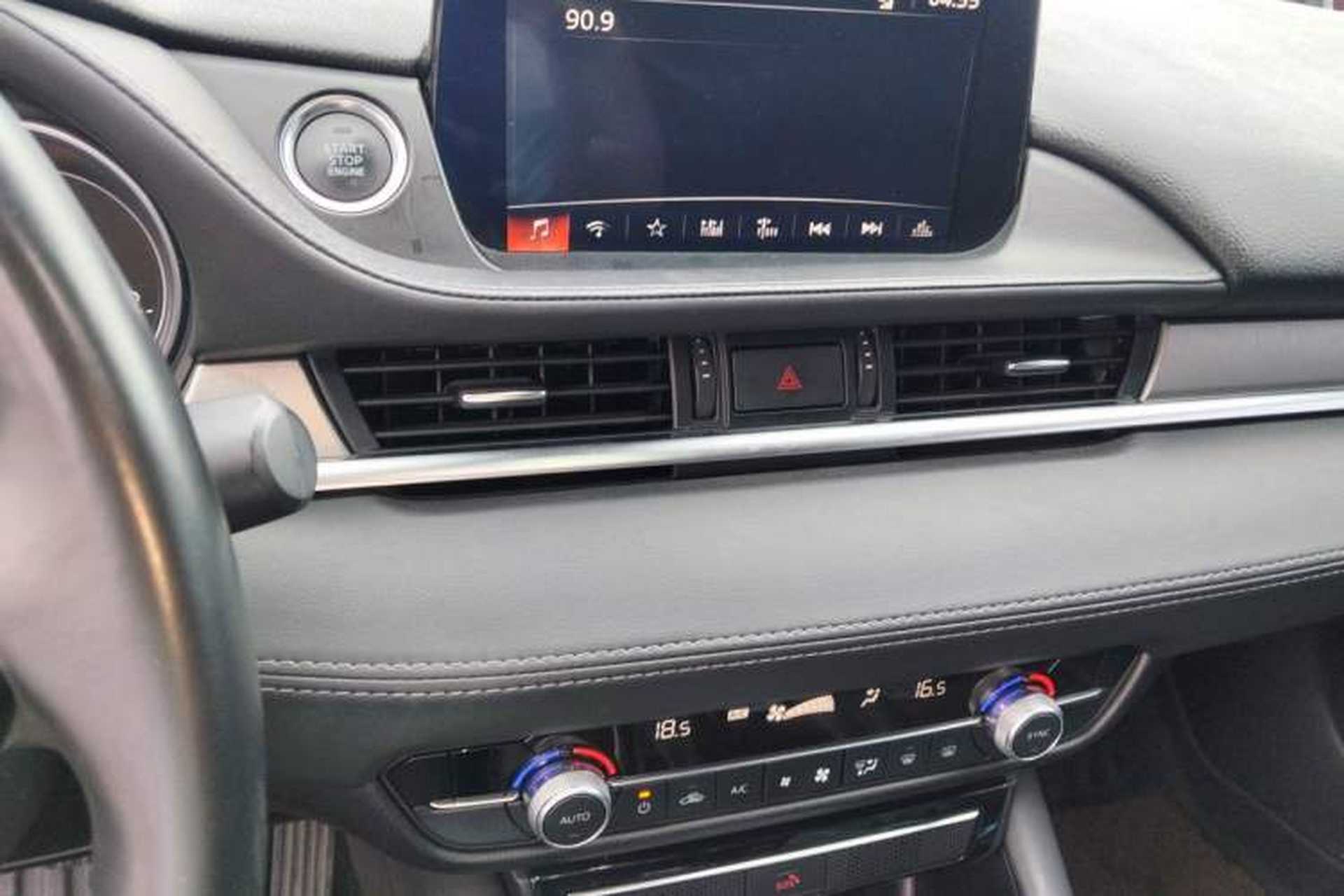 Used Mazda Atenza 2020 2.0L Blue Sky Luxury Edition Audio And AC Panel