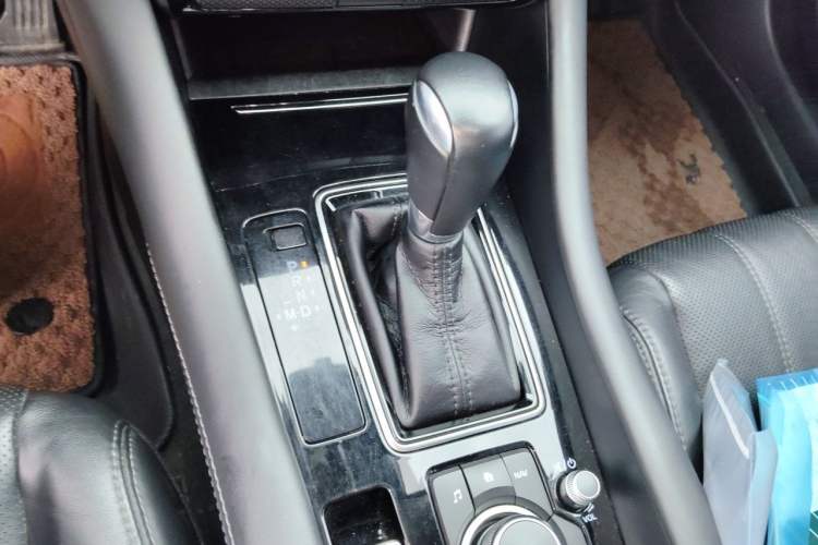 Used Mazda Atenza 2020 2.0L Blue Sky Luxury Edition Gear Lever