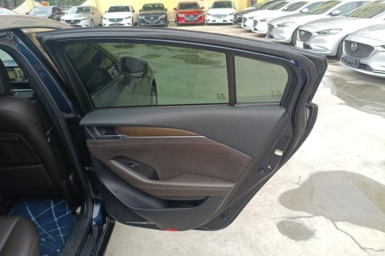 Used Mazda Atenza 2020 2.5L Sky Blue Prestige Edition Interior 6