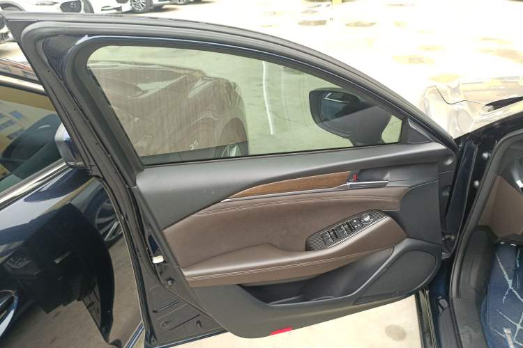 Used Mazda Atenza 2020 2.5L Sky Blue Prestige Edition Interior 7