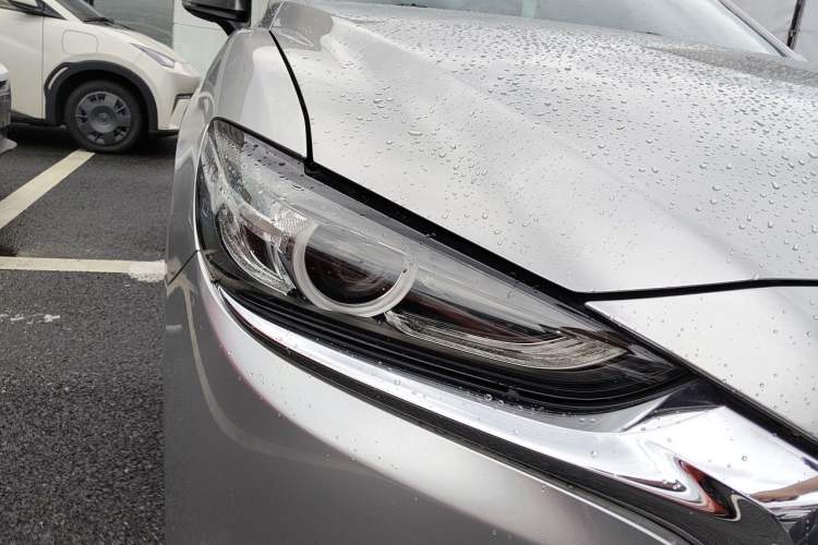 Used Mazda Atenza 2020 2.0L Blue Sky Luxury Edition Right Front Headlight