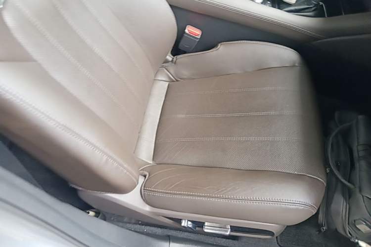 Used Mazda Atenza 2020 2.5L Sky Blue Prestige Edition Right Front Seat