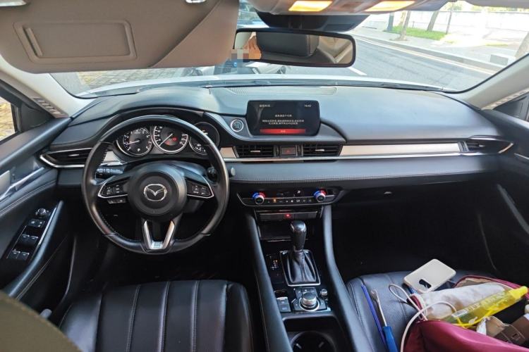Used Mazda Atenza 2020 2.0L Blue Sky Luxury Edition Center Console