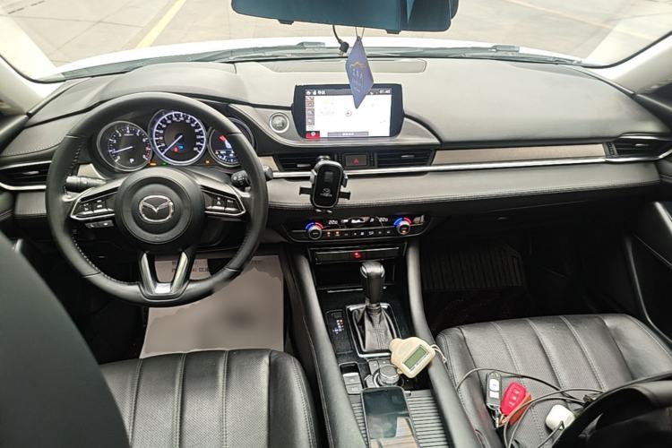 Used Mazda Atenza 2020 2.0L Blue Sky Luxury Edition Center Console