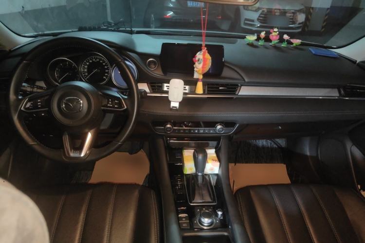 Used Mazda Atenza 2020 2.0L Blue Sky Luxury Edition Center Console