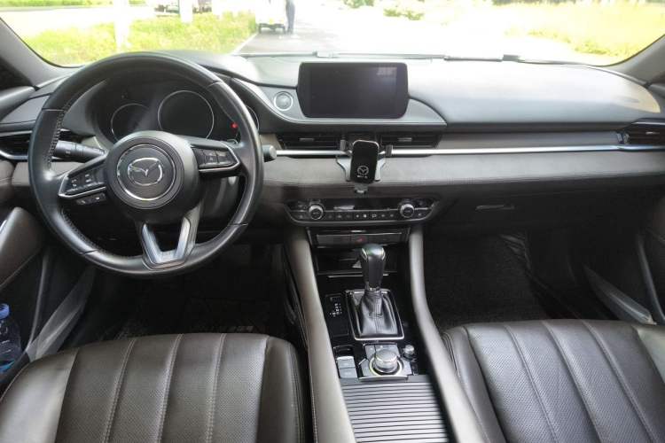 Used Mazda Atenza 2020 2.5L Sky Blue Prestige Edition Center Console