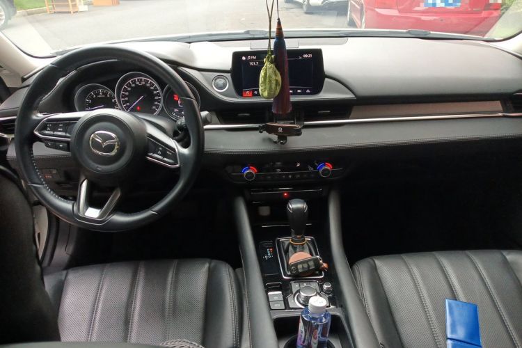 Used Mazda Atenza 2020 2.0L Blue Sky Luxury Edition Center Console
