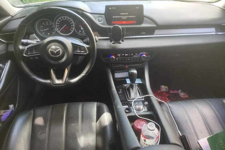 Used Mazda Atenza 2020 2.0L Blue Sky Luxury Edition Center Console