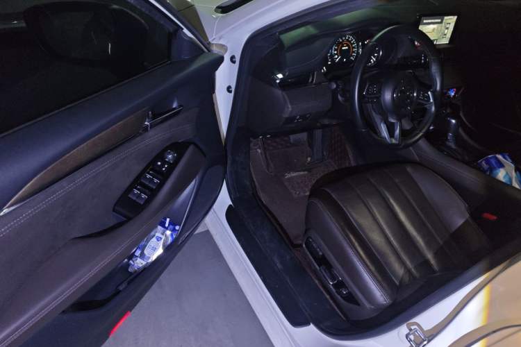 Used Mazda Atenza 2020 2.5L Sky Blue Prestige Edition Driver Seat