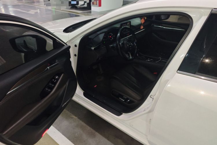 Used Mazda Atenza 2020 2.5L Skytop Deluxe Edition Driver Seat