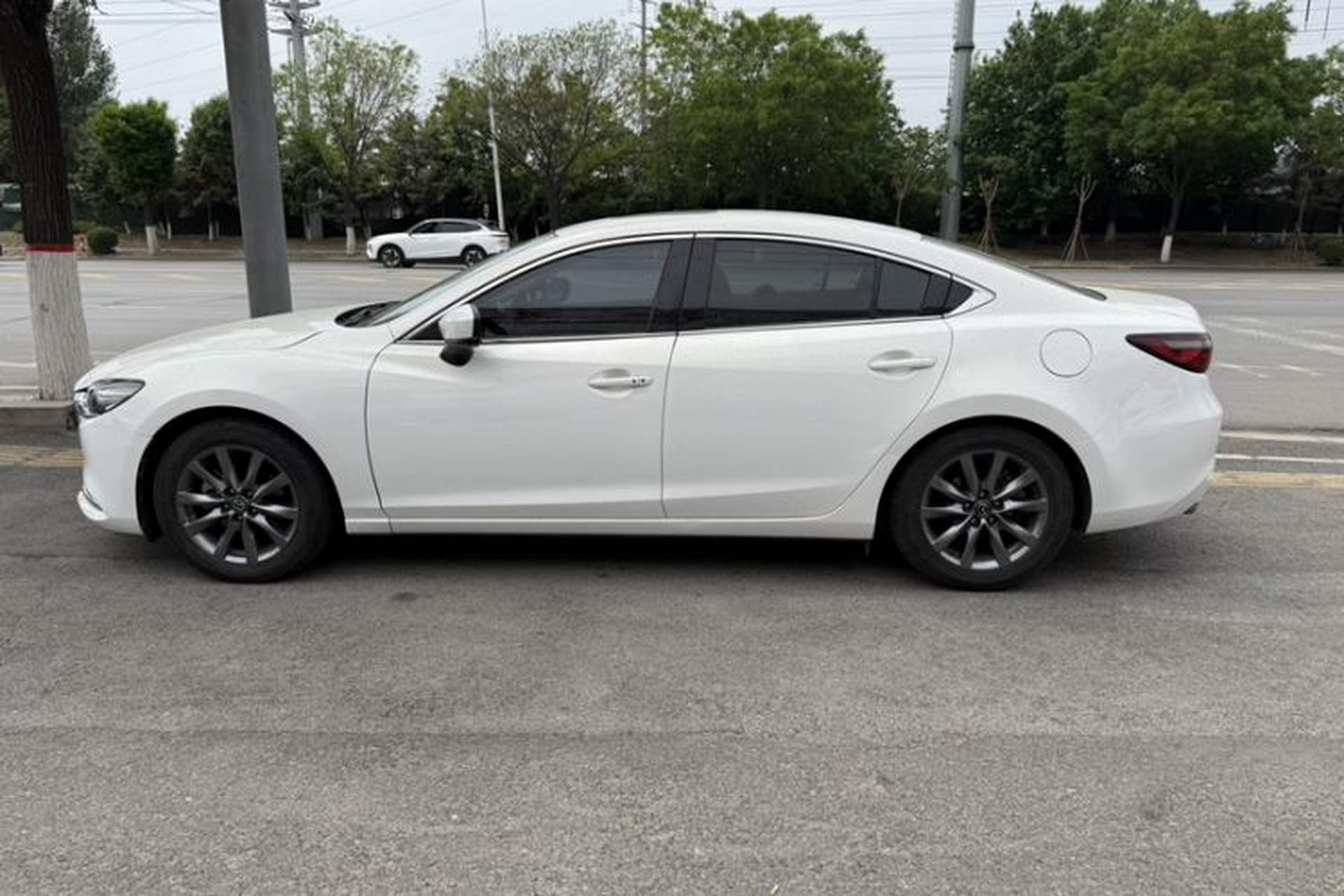 Used Mazda Atenza 2020 2.0L Blue Sky Luxury Edition Exterior 3