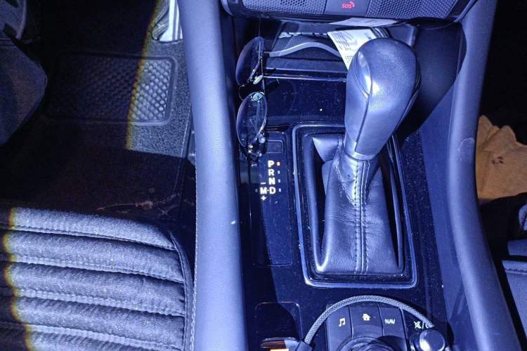 Used Mazda Atenza 2020 2.0L Blue Sky Luxury Edition Gear Lever