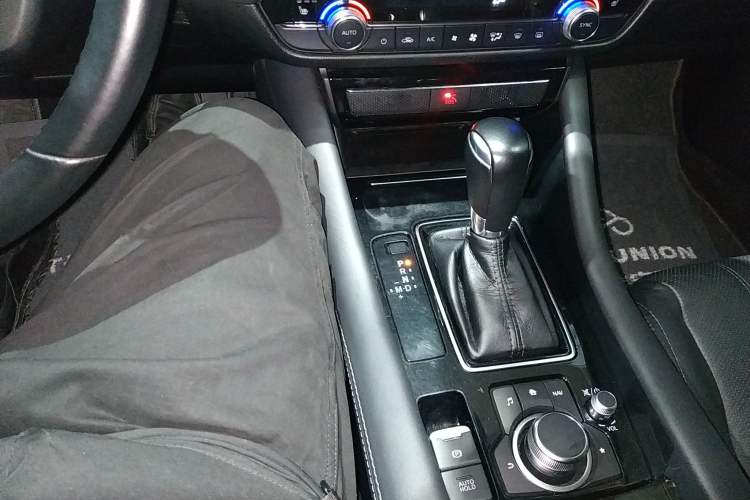 Used Mazda Atenza 2020 2.5L Skyline Sport Edition Gear Lever