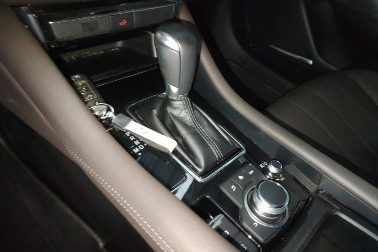 Used Mazda Atenza 2020 2.5L Skyline Sport Edition Gear Lever
