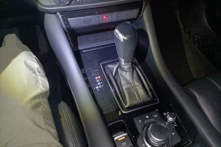 Used Mazda Atenza 2020 2.5L Skyline Sport Edition Gear Lever