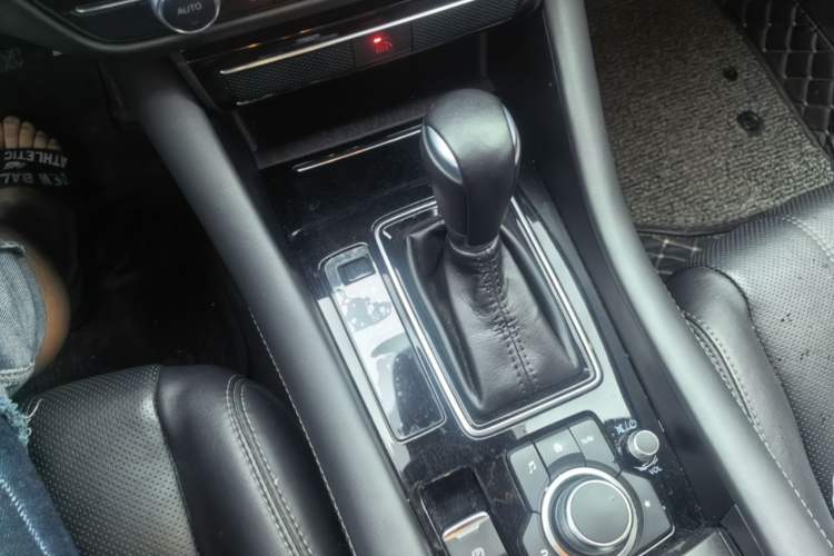 Used Mazda Atenza 2020 2.0L Blue Sky Luxury Edition Gear Lever