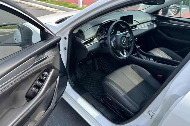 Used Mazda Atenza 2020 2.0L Blue Sky Luxury Edition Interior 3